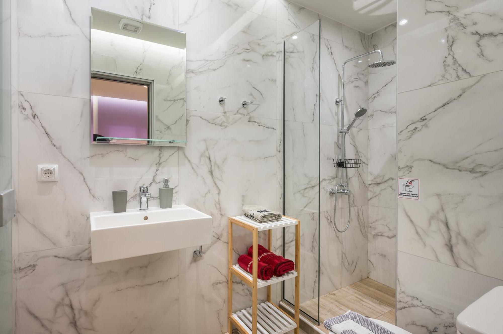 Luxury Pearl, Steps To The Leilighet Khania